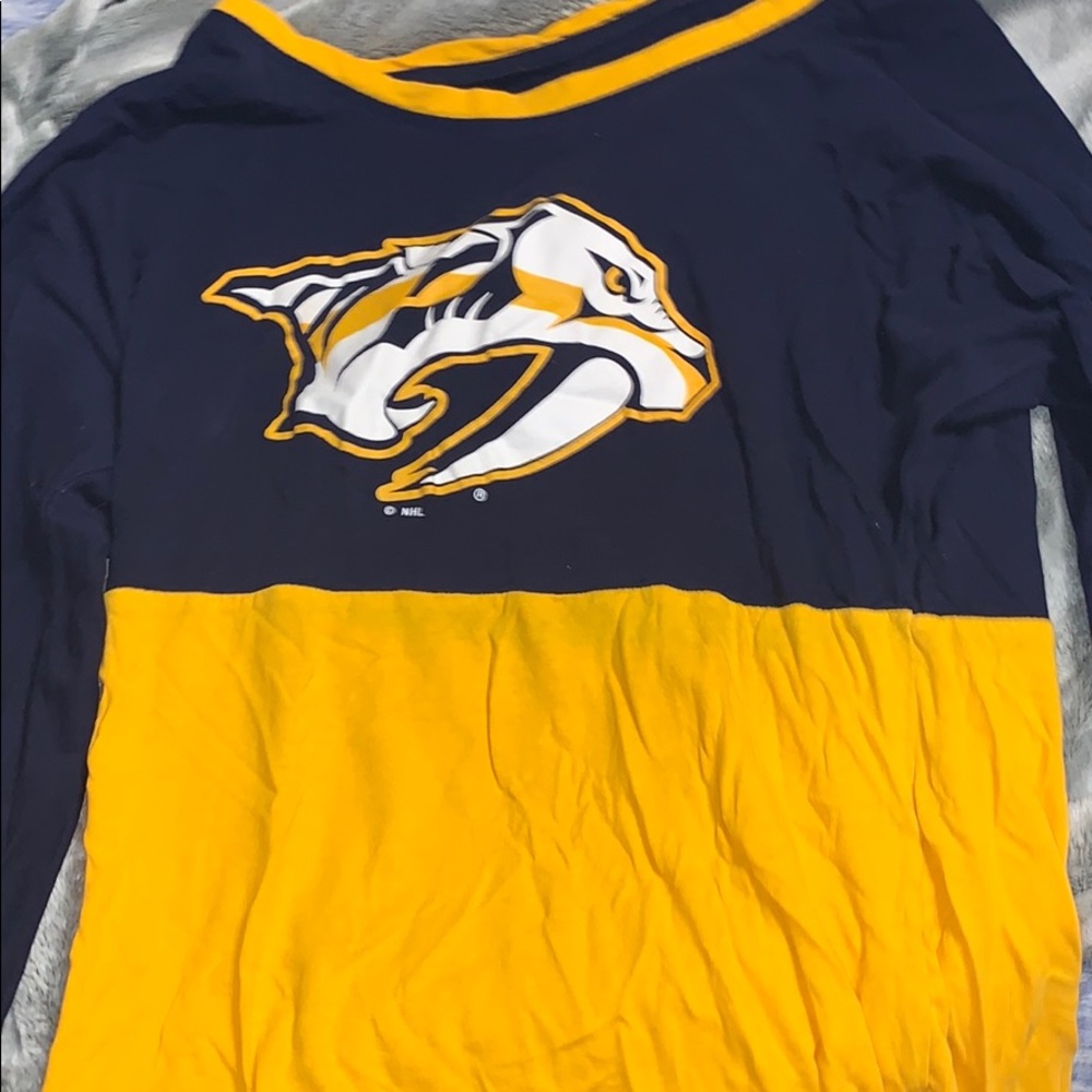 Medium Long Sleeve NHL Preds Shirt